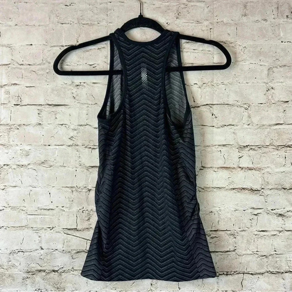 Athleta Women's Black Small Finish Fast Chevron Tank Top Racer Back 777517 Sm S - Picture 7 of 8